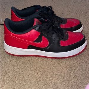 Black and red AF1